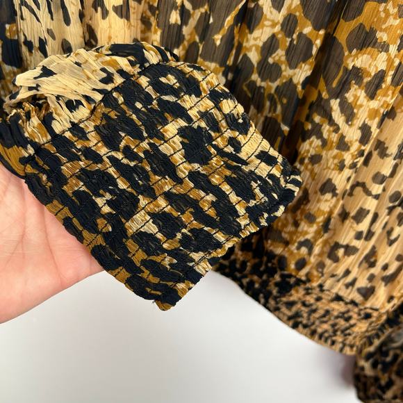 Free People Roma Blouse Leopard Cheetah Animal Print Smocked Chiffon Size Medium - Picture 7 of 10